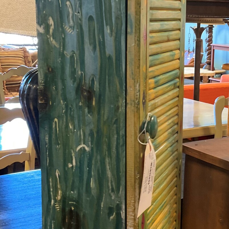 Painted Wood Cabinet
Green,1 Door
35in(H) 15.75in(W) 7.5in(Depth)