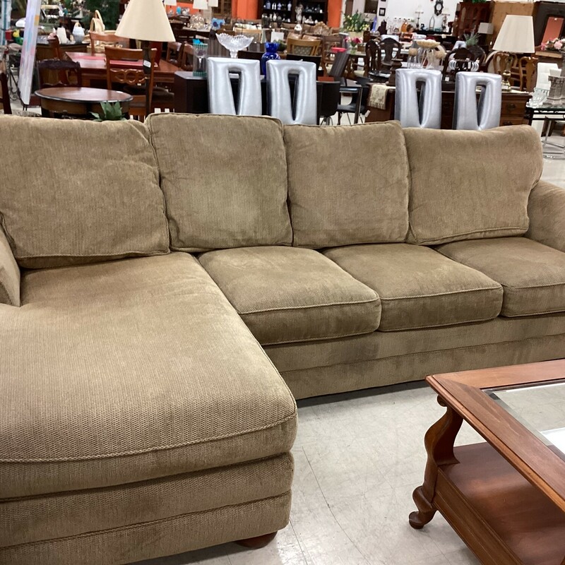 Bassett 2pc Sectional, Camel, 2 Pieces
119 In W
