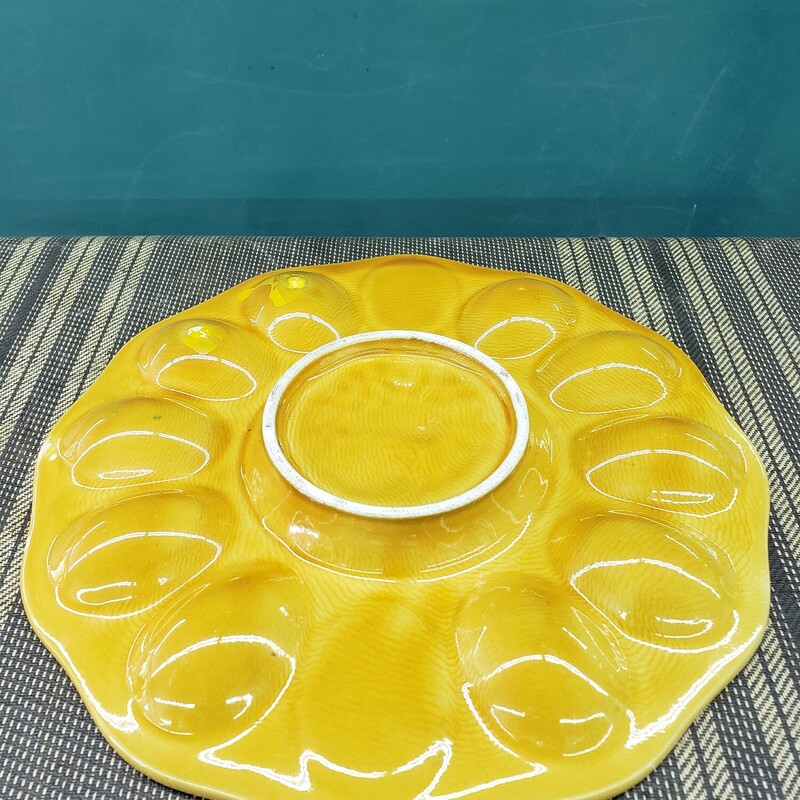 Ceramic Egg Plate, Yellow, Size: W/Rooster S & P