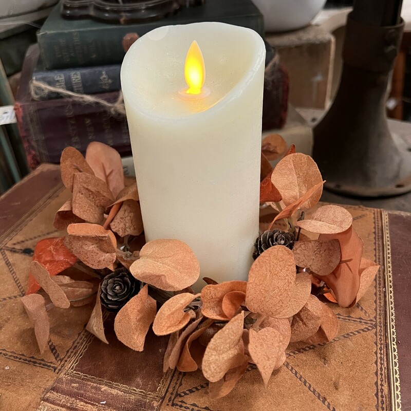 The Orange Eucalyptus Candle Ring is a perfect touch to add to your fall decor. It has soft fabric leaves and mini pinecone. This candle ring measures 9 inches in diameter and 3 and a half inner
Our small Bridgwater (inventory number 12816) candle fits perfect with this ring