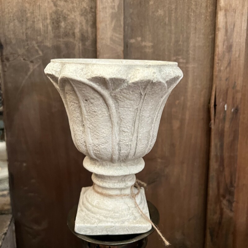 The Cement Urn is another great choice for your home.
This Urn is 8 inches tall and 6 inches wide and its light weight makes it easy for shipping.
Add one of our beautiful half spheres to complete your style