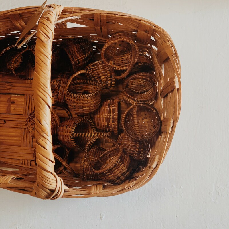 These adorable mini baskets are just the cutest! These are perfect for filling doughbowls and apothecary jars for table and shelf decor!
These baskets measure roughly 2.25 inches tall by 1.75 inches wide.
