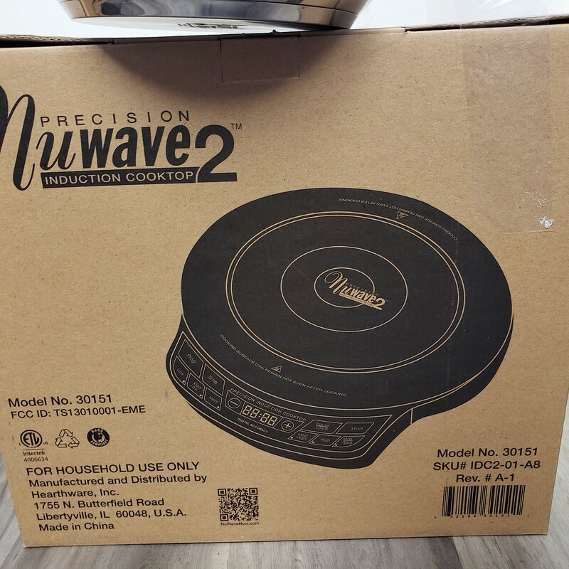 NU Wave 2, NEW! Induction cooktop never used, includes copper pan.