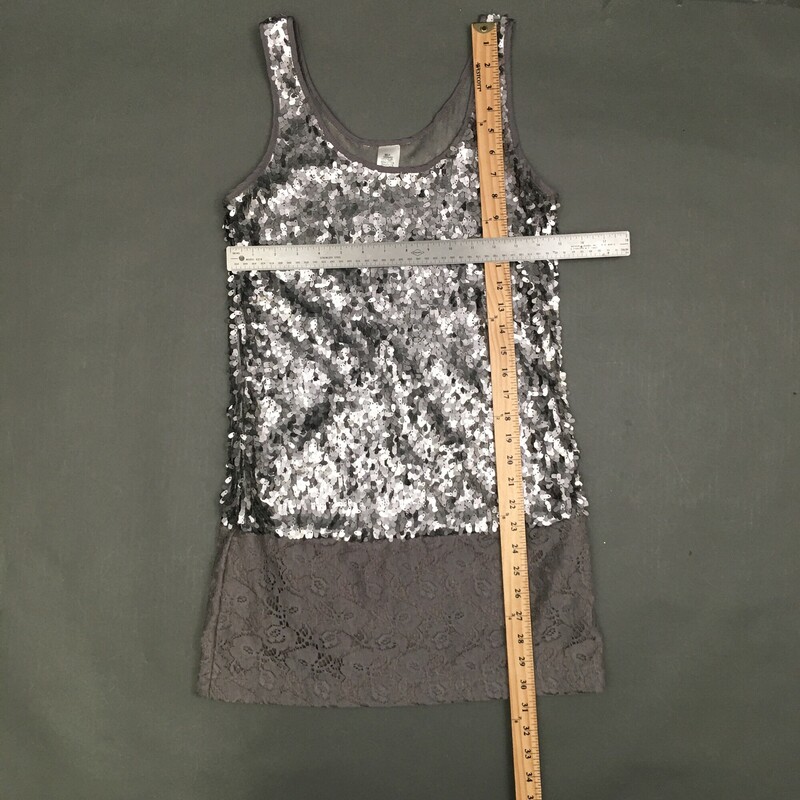 SELF PET Sequin Mini Slip Size SMALL
Self Sequin mini or slip dress. 100% PET recyclable plastic pewter colored teardrop shaped sequins, inner nylon lining, cotton lace skirt hits at the hips.
Dry Clean only - This dress has some stretch but is probable size  4

10.6 oz