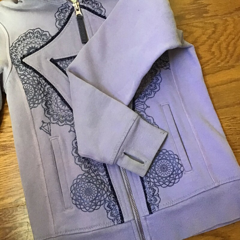 Ivivva Zip Up, Lilac, Size: 8

AS IS due to stain on sleeve

ALL ONLINE SALES ARE FINAL.
NO RETURNS
REFUNDS
OR EXCHANGES

PLEASE ALLOW AT LEAST 1 WEEK FOR SHIPMENT. THANK YOU FOR SHOPPING SMALL!