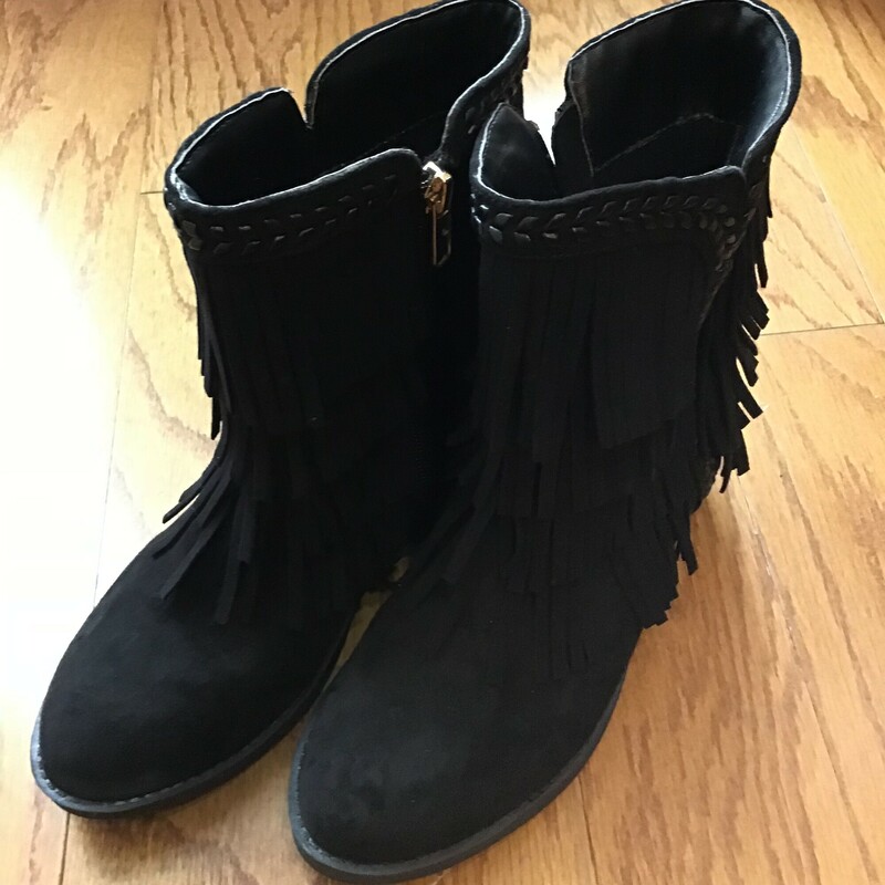 Sam Edelman Boots, Black, Size: 3

looks brand new!

big kids size

ALL ONLINE SALES ARE FINAL.
NO RETURNS
REFUNDS
OR EXCHANGES

PLEASE ALLOW AT LEAST 1 WEEK FOR SHIPMENT. THANK YOU FOR SHOPPING SMALL!