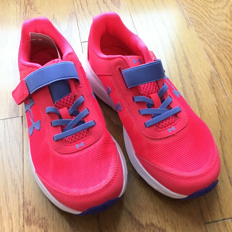 Under Armour Sneakers, Pink, Size: 3

brand new

big kids size

ALL ONLINE SALES ARE FINAL.
NO RETURNS
REFUNDS
OR EXCHANGES

PLEASE ALLOW AT LEAST 1 WEEK FOR SHIPMENT. THANK YOU FOR SHOPPING SMALL!