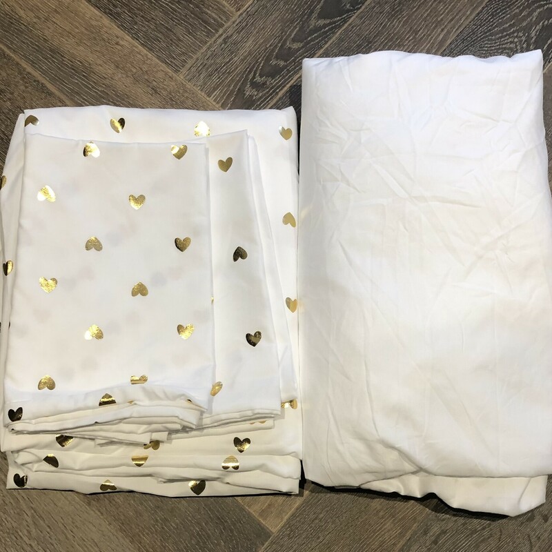 Bedding Set Double, White, Size: Used
Includes 2 pillow case