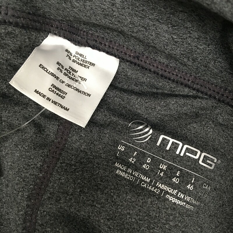 MPG Athletic Shorts  Navy  grey waist band and inteiror liner shorts, zipper waist pocket at back , Size: Large<br />
6.6 oz