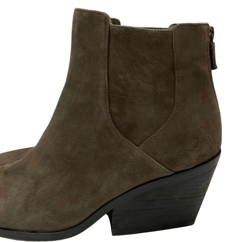 Eileen Fisher Peer Suede Anlke Booties<br />
Taupe<br />
Size: 10