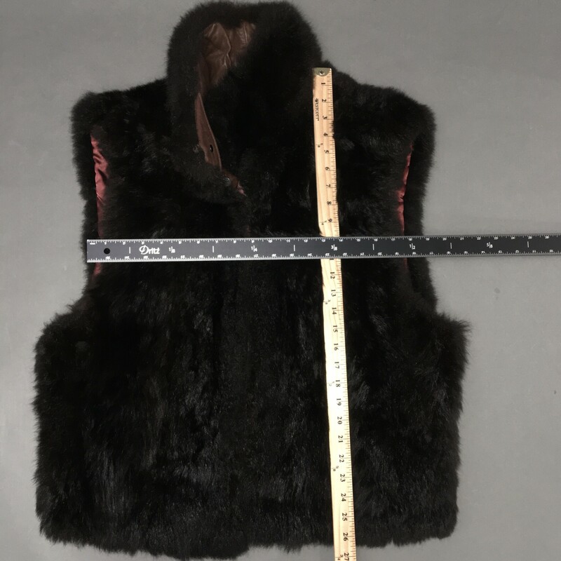 Andrew Marc NZ opossum, Brown, Size: 10<br />
 New Zealand Brown Opossum Fur, Leather Collar, hidden side slant pockets, zipper closure. Women's Vest Size M<br />
2lbs 3.8 oz