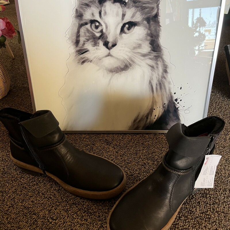 The Pink Poodle Upscale Resale Boutique for Men & Women Madison, WI