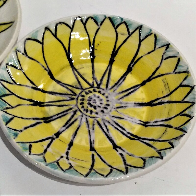 Small Plate
Clay/Pottery
Amy Lee
5 in. round