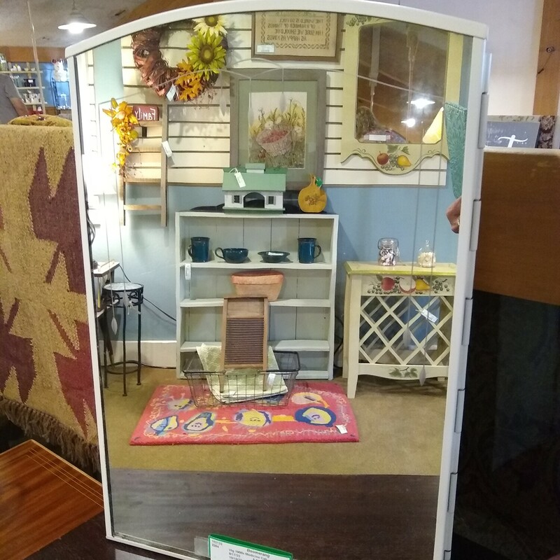 Vtg 1900s Medicine Cab

Vintage eary 1900s medicine cabinet with mirrored door.

Size: 13.5 in wide X 5 in deep X 20 in high