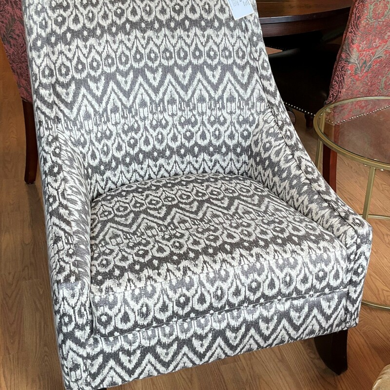 Fabric Chair
Gray, Medium
38in(H) 31in(D) 30in(W)