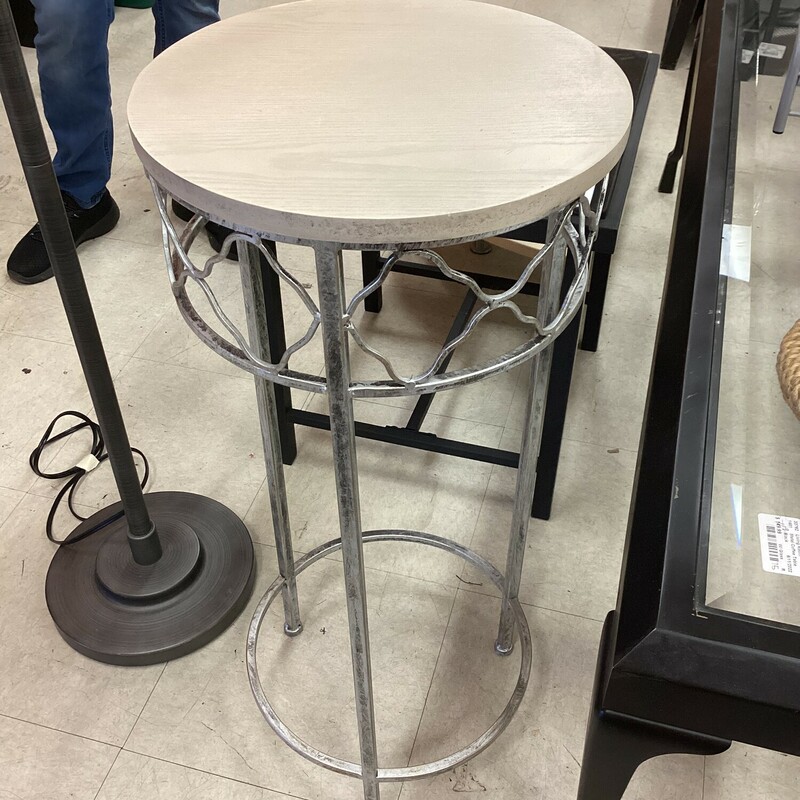 Silver Metal Plant Stand, Silver, Round
28.5 In T x 12 In Rd