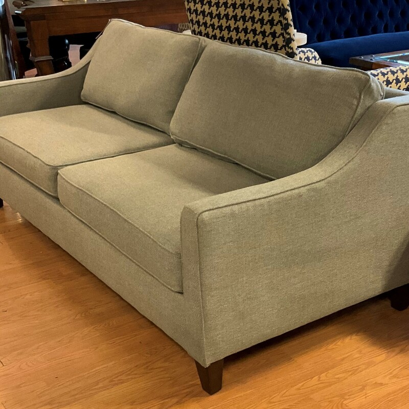 Fabric Sleeper Sofa<br />
Gray<br />
32in(H) 80in(W) 38in(D)