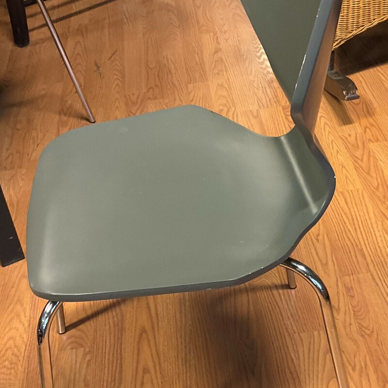 Room & Board Pike Chairs<br />
Gray, Set Of 4<br />
34in(H) 17.5in(W) 16in(D)