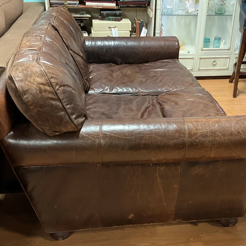 Old Hickory Tannery Sofa<br />
Dark Brown, Deep<br />
30.5in(H) 45in(D) 73in(W)