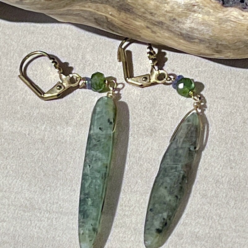 Green lartge stone earrings