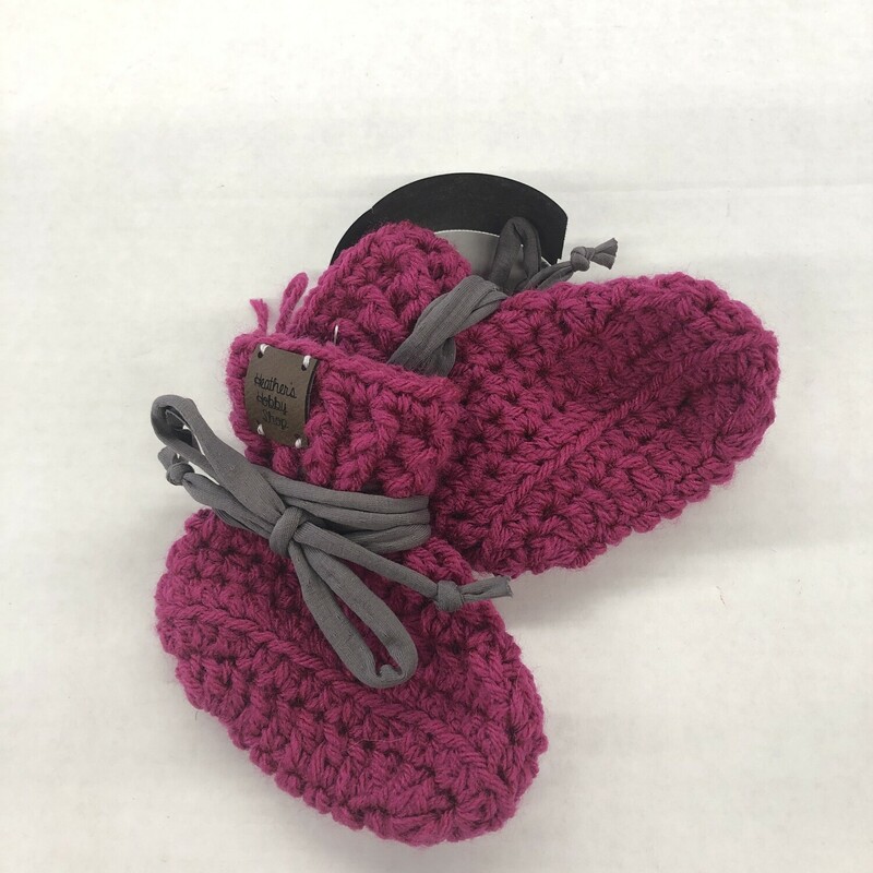 Heathers Hobby Shop, Size: 0-6m, Item: Slippers