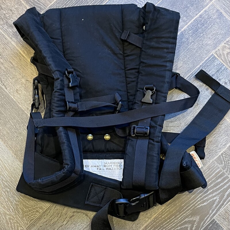 Beco Gemini Baby Carrier, Black, Size: 7-35lbs<br />
Keep your little one close while you dash around town, breezing through mommy/daddy duties hands-free. Suitable for all-day use, Beco Gemini allows you to carry baby in a seat that's comfortable and safe for both of you.<br />
<br />
4-in-1 best-selling classic structured carrier in modern form. Tailored to your busy lifestyle without any of the distractions. Fully adjustable with 4 different positions, for newborn carry and beyond<br />
<br />
Baby age use: newborn to toddler<br />
Capacity: 7 - 35 lbs<br />
Adult fit: XS - XXL<br />
4 Carry options: front facing-in, front facing-out, hip and back carry<br />
Easily convertible ergonomic seat for the baby<br />
Built-in headrest<br />
No infant insert needed<br />
Crossable shoulder straps<br />
Waist belt pocket<br />
100% Cotton<br />
Machine washable