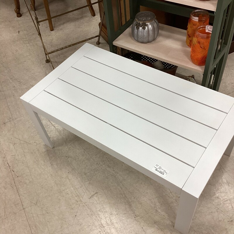 White Patio Table, Metal, Light Weig
35.5 In W x 20 In D x 15 In T