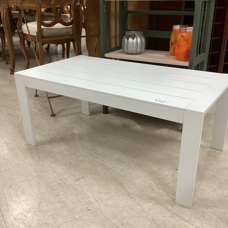 White Patio Table, Metal, Light Weig<br />
35.5 In W x 20 In D x 15 In T