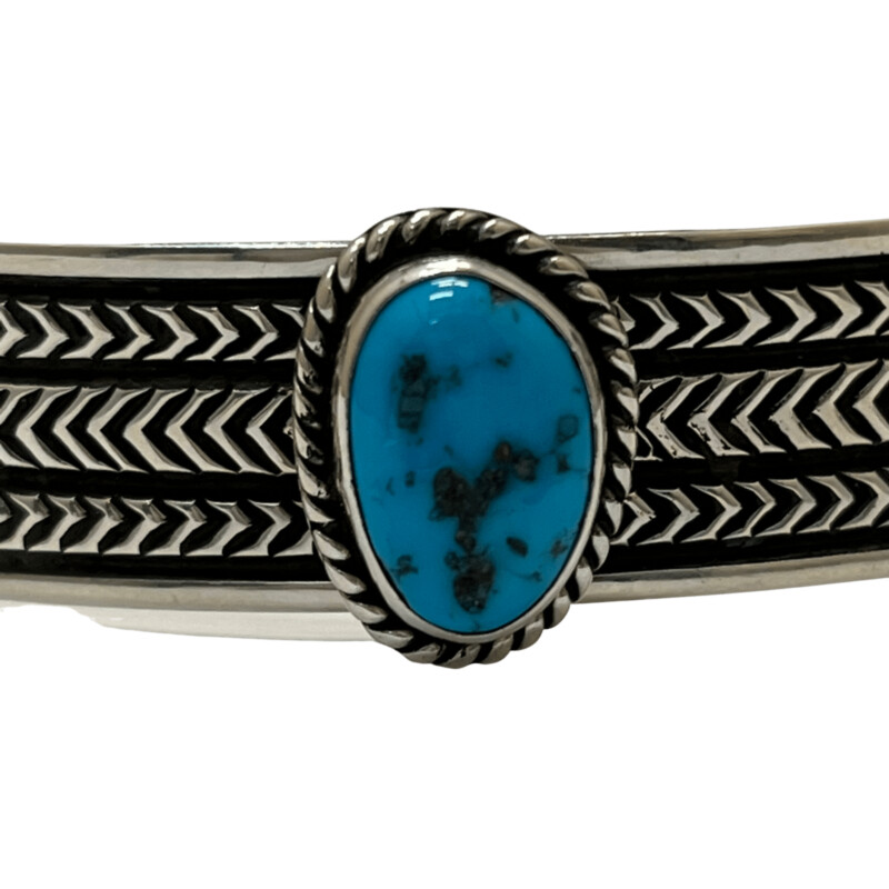 Harold J Navajo Bracelet<br />
Real Blue Turquoise Stone<br />
Sterling Silver Band and Setting<br />
Cuff Style