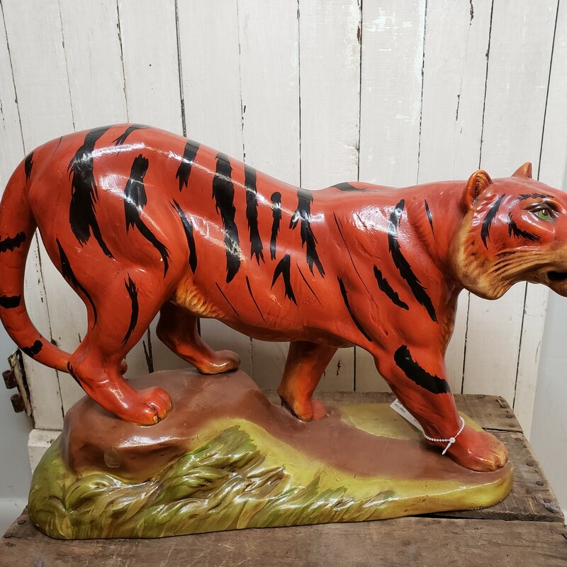 Vintage Ceramic Tiger. Size: 18x12
