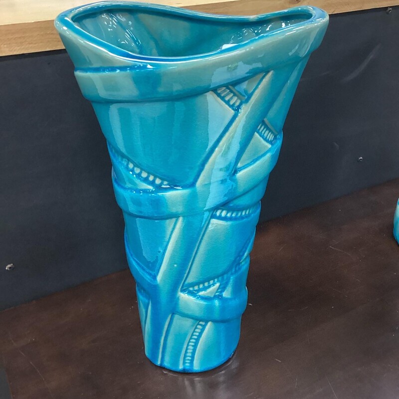 Fluted Vase, Teal, Global Vie
14 In T