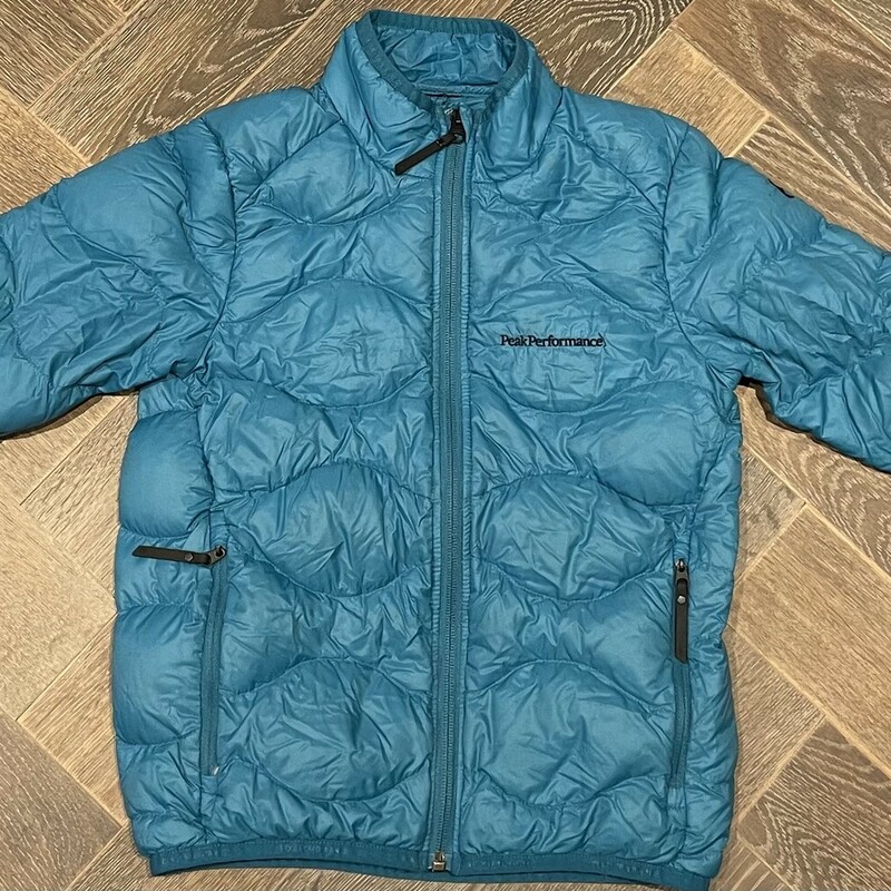Peak Performance Puffer Jacket, Blue,
 Size: 4-6Y Approximately
Stain Inside NOt Visible Outside