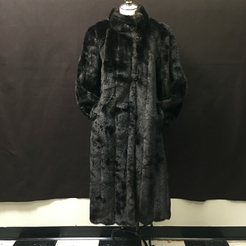 Reversible Faux Fur Trench, 2-Tone, Size: 10<br />
Women's Light Brown Trench Coat, Reversible Dark Brown Thick Faux Fur Mink, Ladies Size M-L<br />
side hand pockets, three buttons,44\" length, sleeves 24\", chest 21\" - It has no maker tag, please see photos<br />
Really nice clean condition<br />
4 lbs 3.9 oz