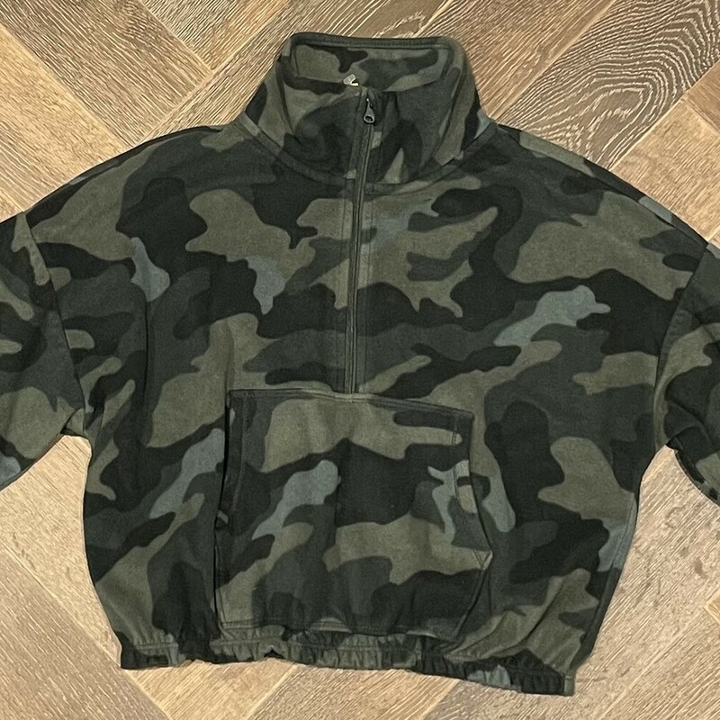 Old Navy Cropped Sweatshirt, Camo, Size: 8Y
