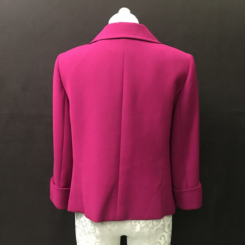 Tahari, Fuscia, Size: 14 Women's
Beautiful color separate Tahari Arthur S. Levine Fuchsia Suit Jacket in a size 14. Fully lined. The front features 3 large black snap buttons with cute bows and sleeves have a cuff with a pleat in them. Round spread collar. Fabric: 64% Polyester, 33% Rayon, 3% Spandex. Dry clean. Approximate Measurements: Chest 20\", Length 24,\" Sleeve 20\". Please see photos. .
1 lb 6.5 oz