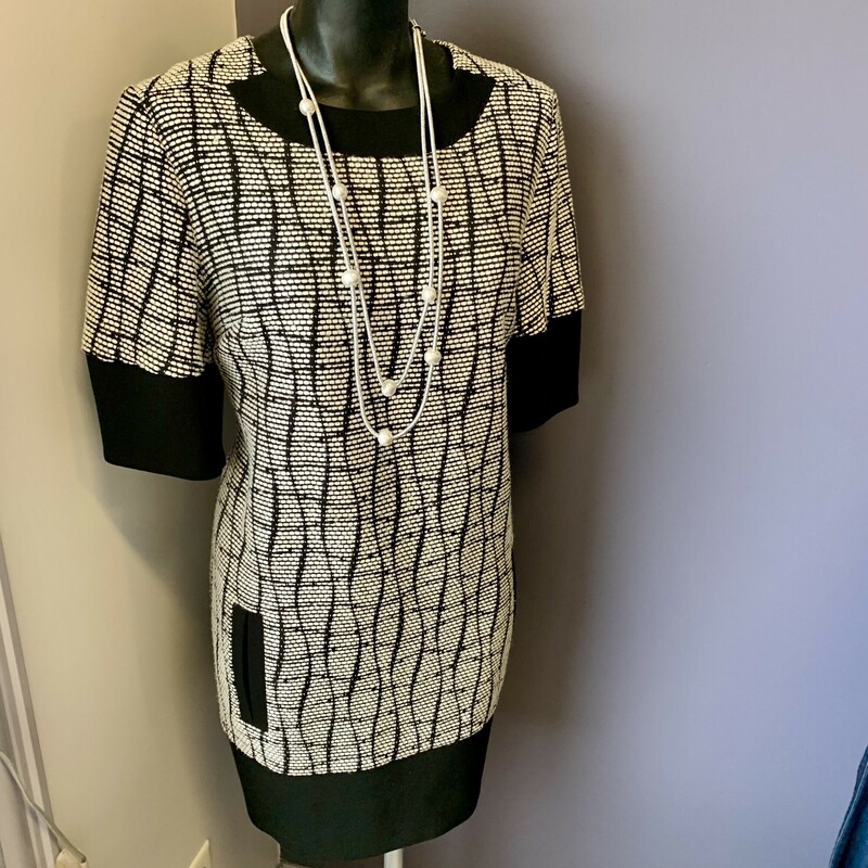 Banana Republic Tunic Dress,
Colour: Black and white,
 Size: 8,