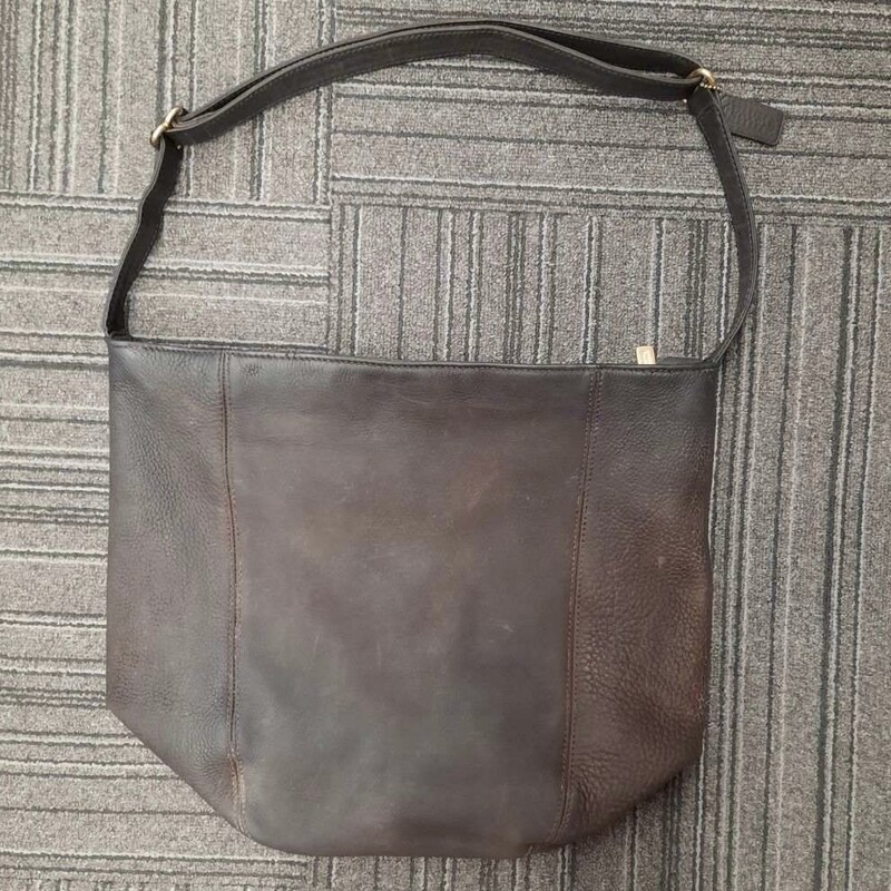 4943 Leather Bucket Bag