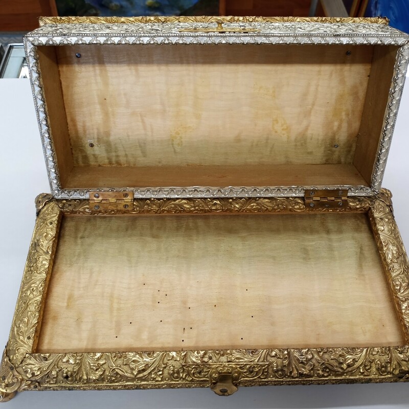Salesman Sample Casket?, Our guess what is yours?> Let us know!!