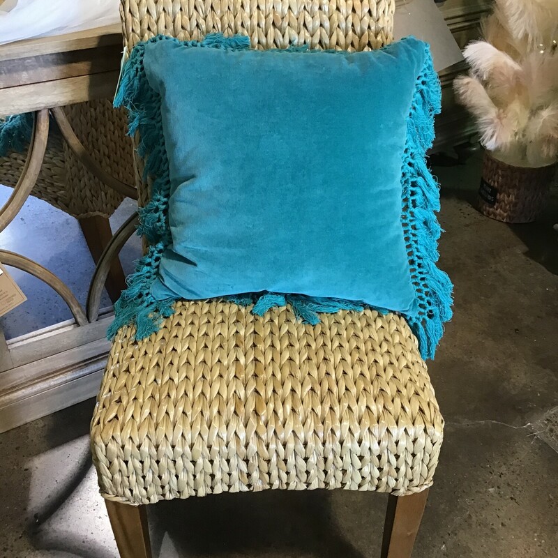 Bring the soul-reviving ease of coastal living to wherever you call home. Natural, woven sea grass instills any dining room, home office, and more with the soothing warmth and character only it can.

Matches #154722

Dimensions:  19x19x35