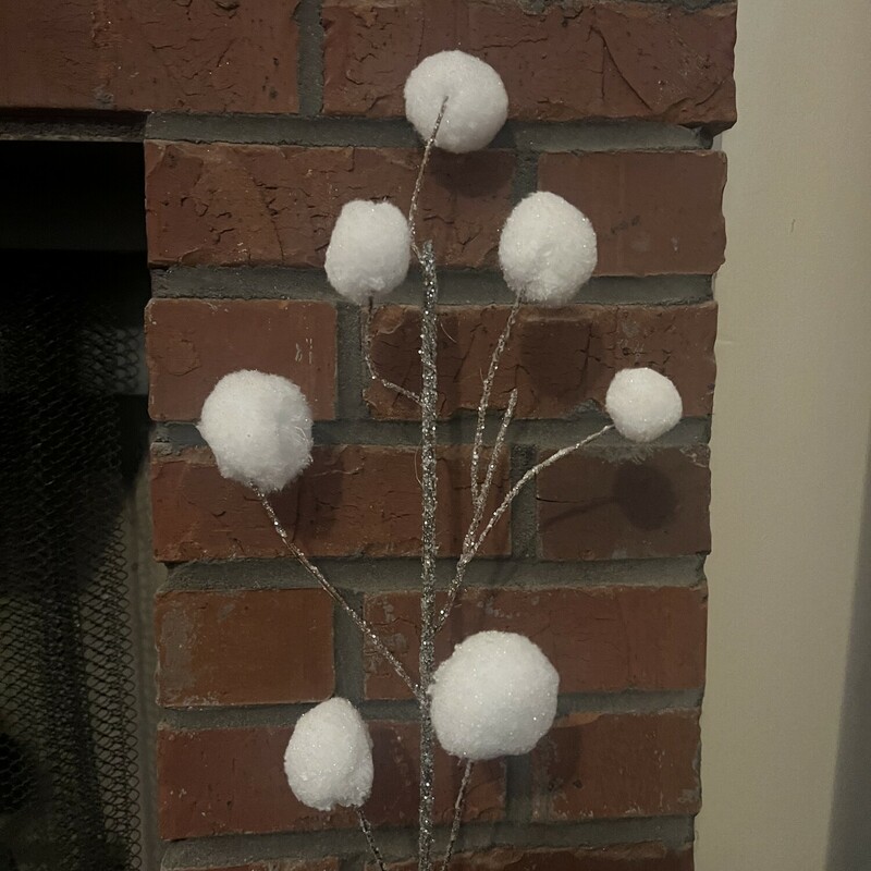 We love this fun branch with furry felt snowballs with just a touch of glitter. Its brown wrapped stem is covered with glitter to give this branch a fun touch to your winter decor.
Branch pairs well with our Glitter Pine Stem 57190
Branch measures 27 inches tall