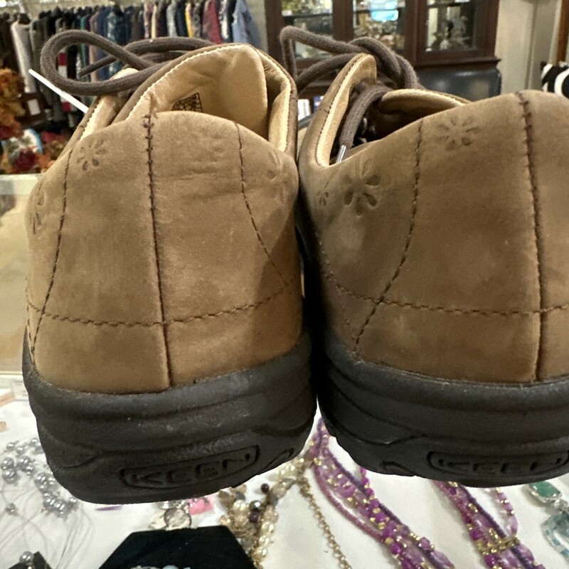 Keen Shoes, Brown, Size: 11 Who doesn't want a pair of Keens?  At this price you don'want to miss this deal!