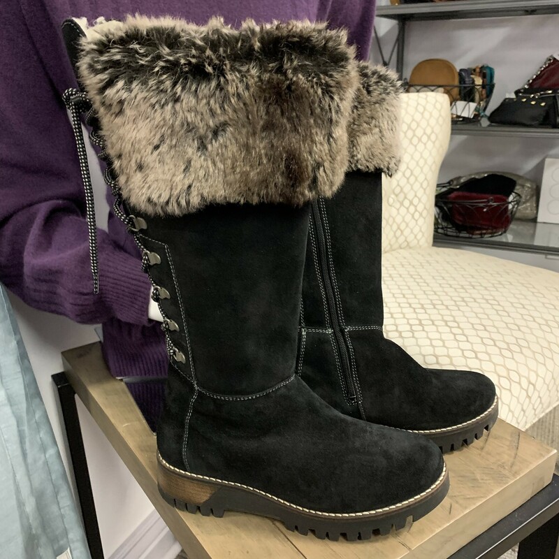 Bos & Co Tall Boots as NEW!
Colour: Black suede,
Size: 37 / 7,
Calf size adjustable,
As always - please come in to try them.

Please contact the store if you want this itme shipped out.
