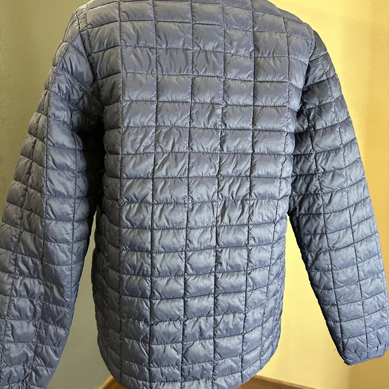 This puffy winter jacket is the perfect jacket for the season! In size large for only 15.99, 15.99!! This coat is just a steal!