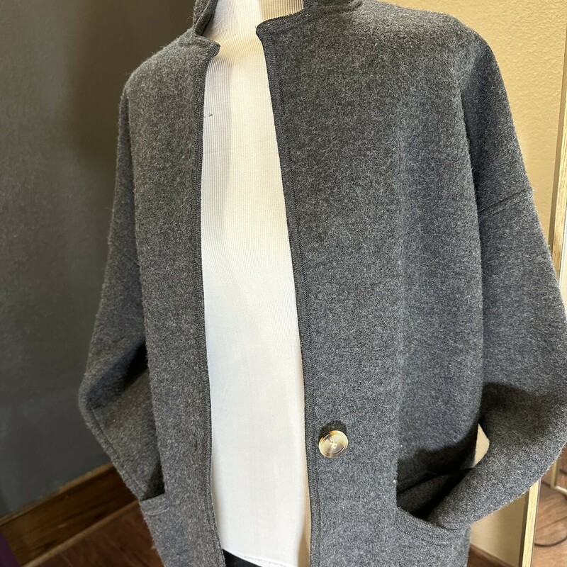 NWT Madewell Wool Cardigan, Gray, Size: XSThis piece is new with tags which retailed at n$178.00.  It'a steal at $89.99.