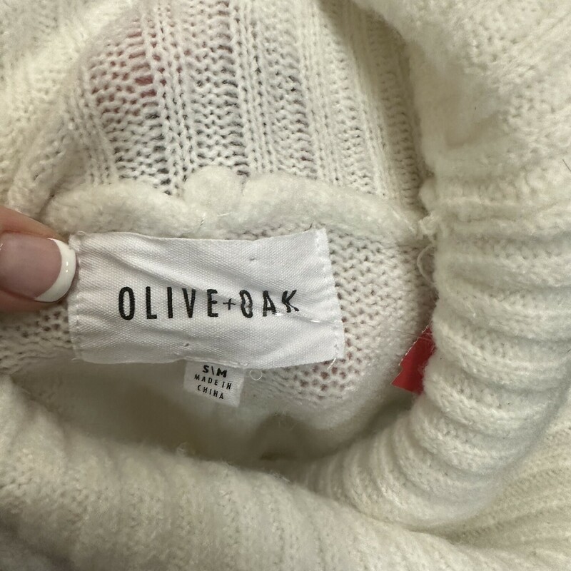 Olive& Oak , White, Size: Medium Cowlneck sweater.
