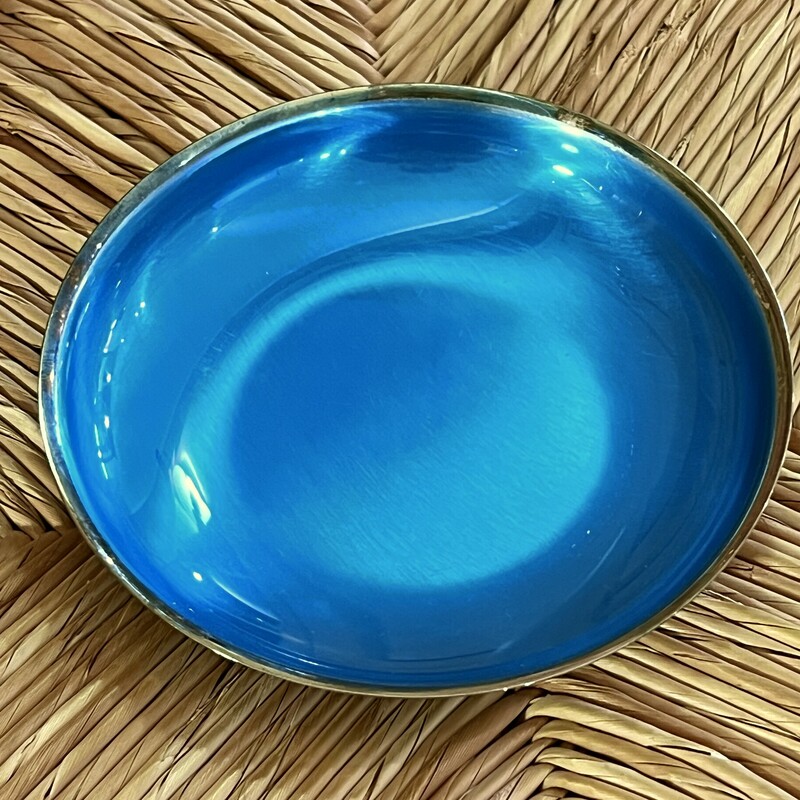 Oneida Silver Plate Enamel Dish
Size: 6\"R