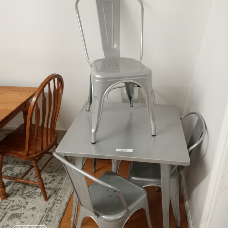 Table 4 Chairs Metal Comm