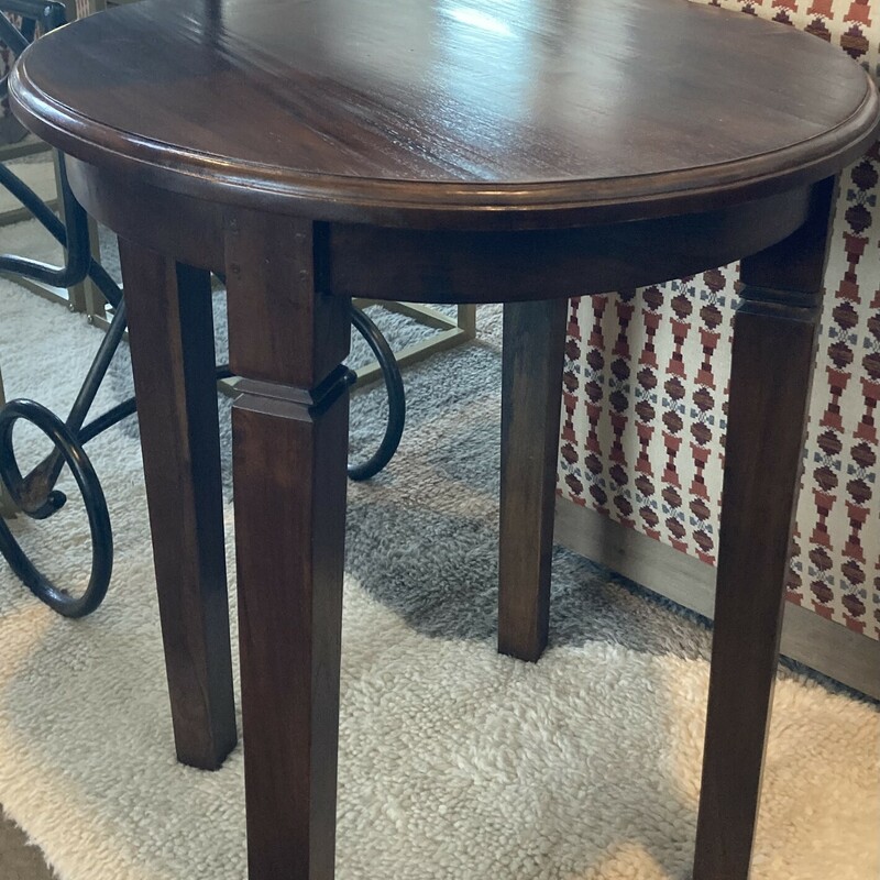 Set of 2 Solid Wood Side Tables


 Size: 21D X 26H