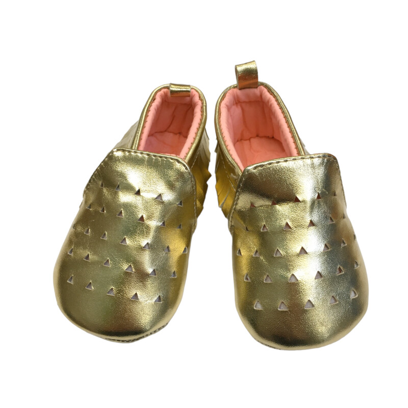 Shoes (Gold), Girl, Size: 4

Located at Pipsqueak Resale Boutique inside the Vancouver Mall or online at:

#resalerocks #pipsqueakresale #vancouverwa #portland #reusereducerecycle #fashiononabudget #chooseused #consignment #savemoney #shoplocal #weship #keepusopen #shoplocalonline #resale #resaleboutique #mommyandme #minime #fashion #reseller                                                                                                                                      All items are photographed prior to being steamed. Cross posted, items are located at #PipsqueakResaleBoutique, payments accepted: cash, paypal & credit cards. Any flaws will be described in the comments. More pictures available with link above. Local pick up available at the #VancouverMall, tax will be added (not included in price), shipping available (not included in price, *Clothing, shoes, books & DVDs for $6.99; please contact regarding shipment of toys or other larger items), item can be placed on hold with communication, message with any questions. Join Pipsqueak Resale - Online to see all the new items! Follow us on IG @pipsqueakresale & Thanks for looking! Due to the nature of consignment, any known flaws will be described; ALL SHIPPED SALES ARE FINAL. All items are currently located inside Pipsqueak Resale Boutique as a store front items purchased on location before items are prepared for shipment will be refunded.