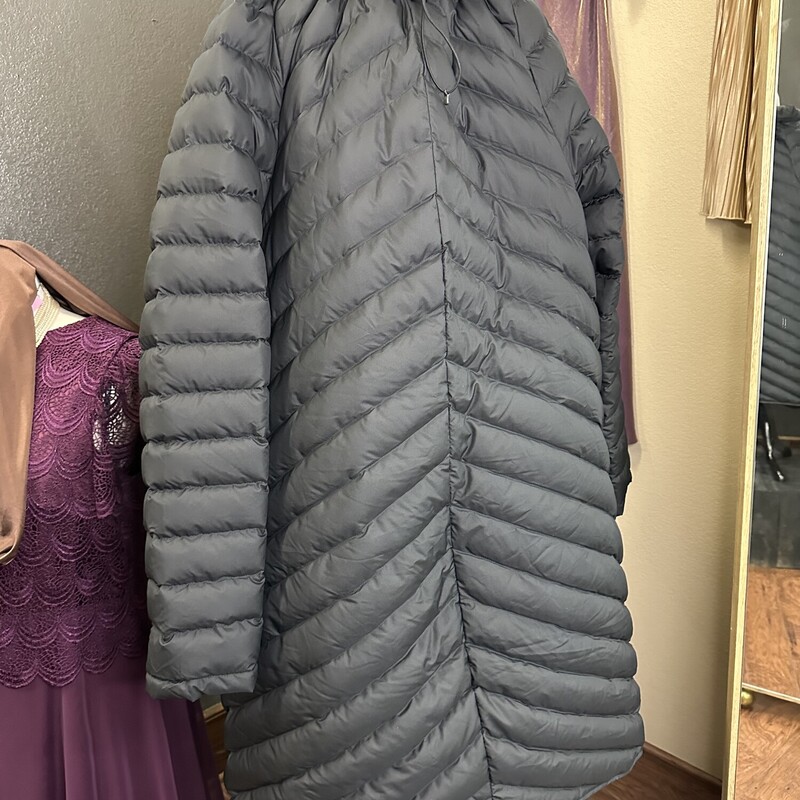 Duluth Down Filled Coat, Black, Size: XL/XXL
the name says it all ! Long down filled jacket that you can wrap around yourself this winter !
